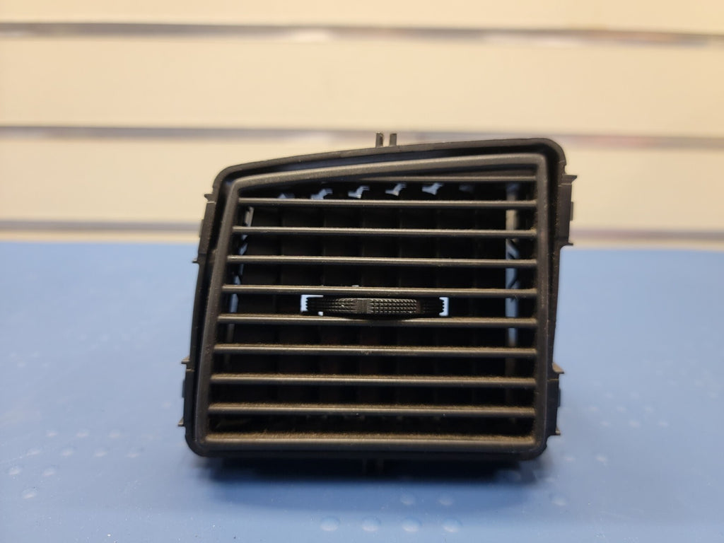2005-2007 Dodge Charger Magnum DRIVERS SIDE Dash Air VENT a/c Heater OEM