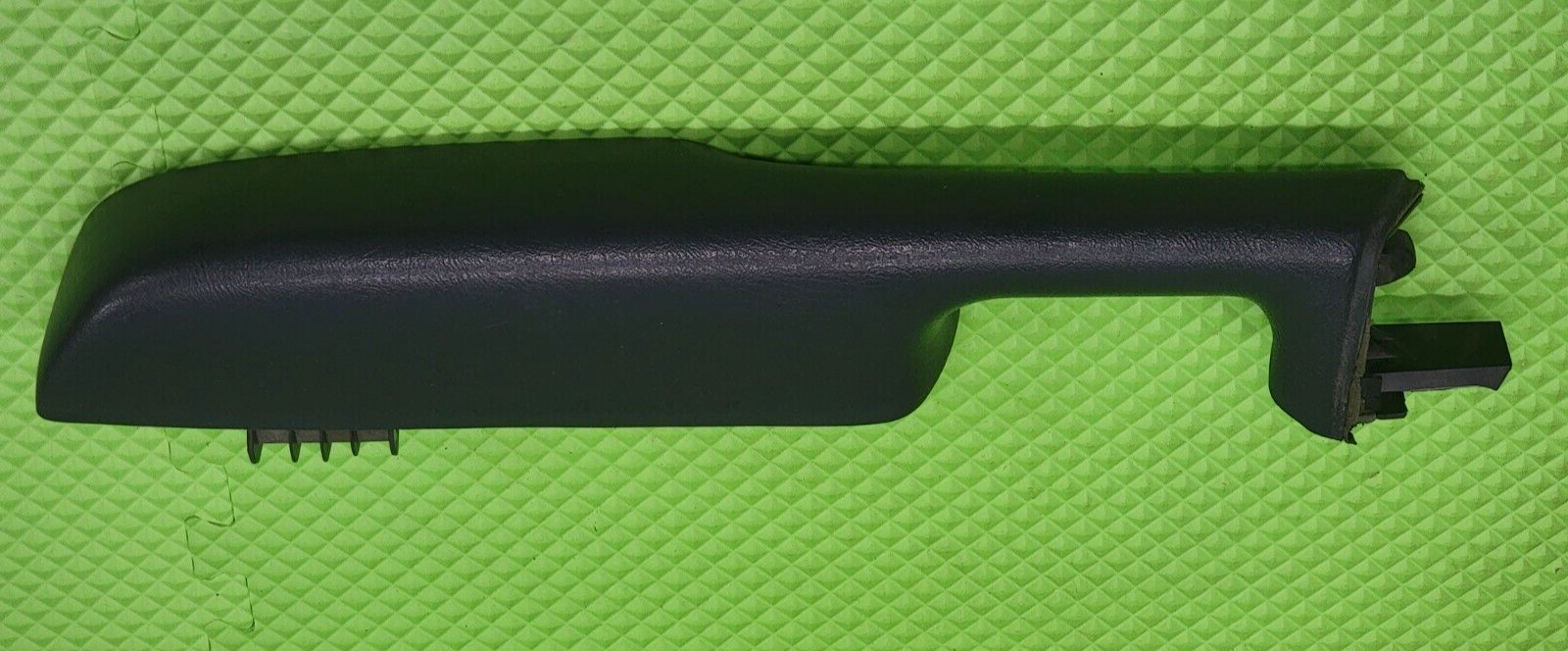 🔥99-02 Chevrolet GMC Silverado Tahoe Front RIGHT Door Armrest Handle BLACK H1