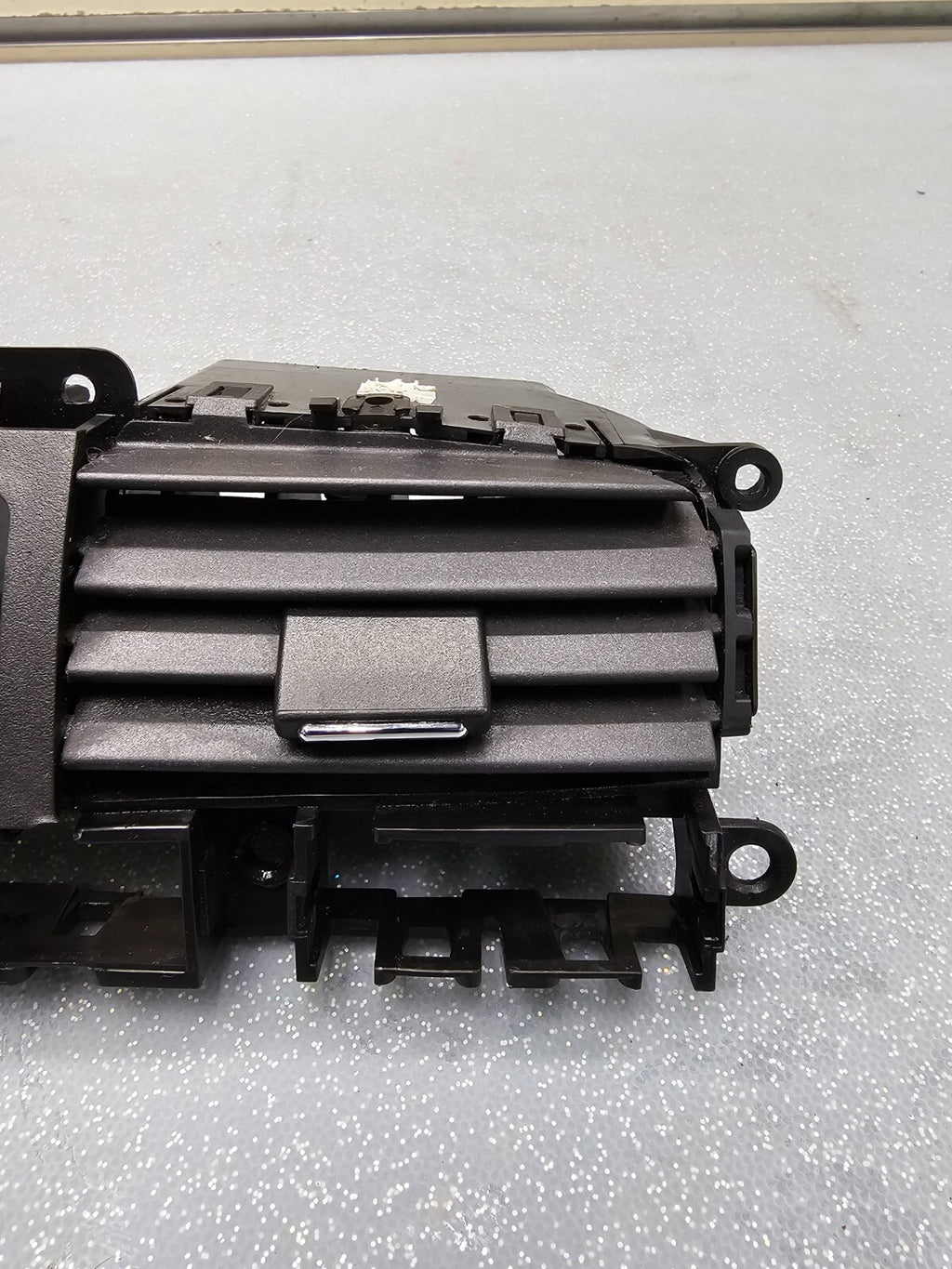 🔥05-06 Chevrolet Equinox Pontiac Torrent Front Dash Hazard AC Air Vent Grill