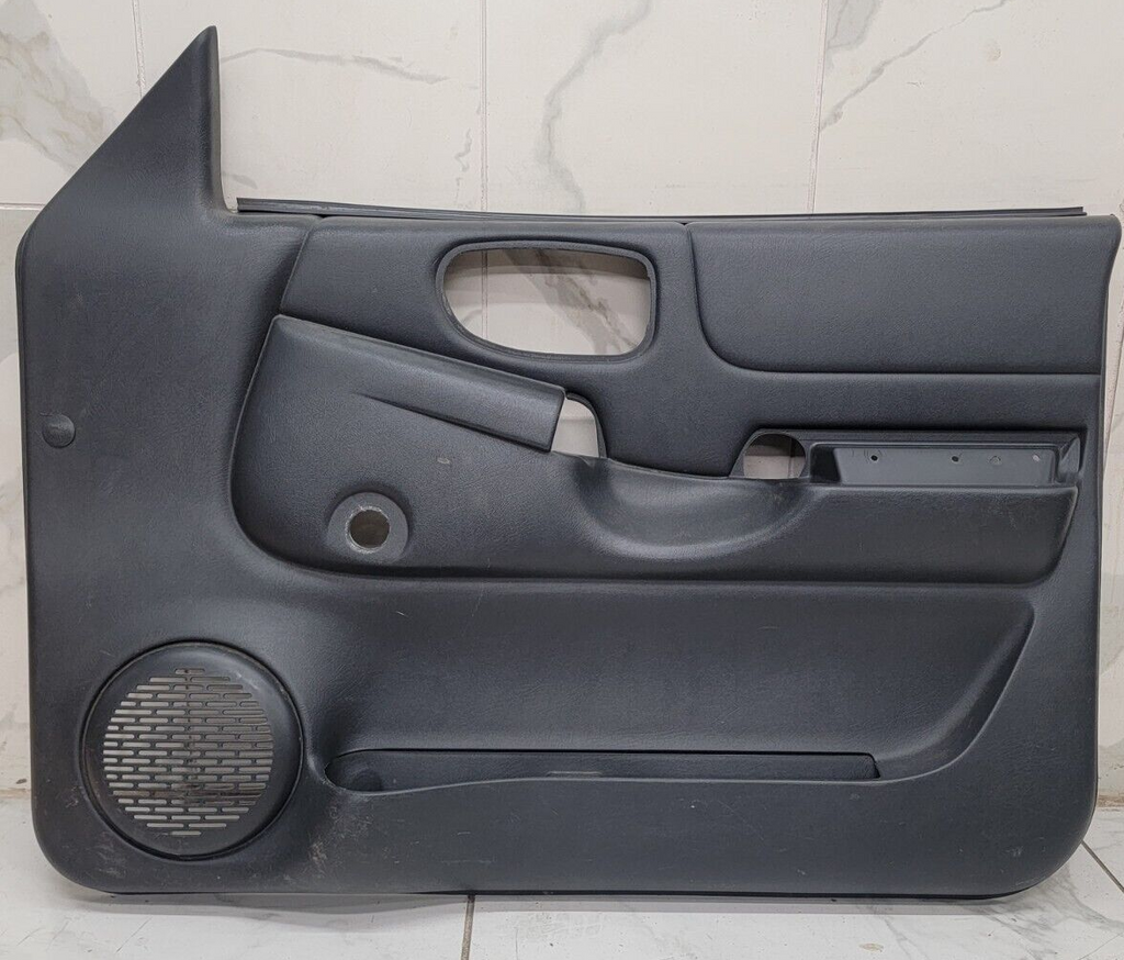 98-04 Chevy Blazer Jimmy S-10 GMC Sonoma Front Door Panels MANUAL OEM RIGHT GRAY