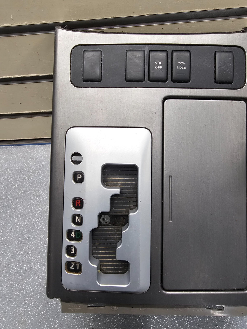 🔥08-15 Armada Titan Center Console Gear Shifter Panel Bezel Cup Holder SILVER