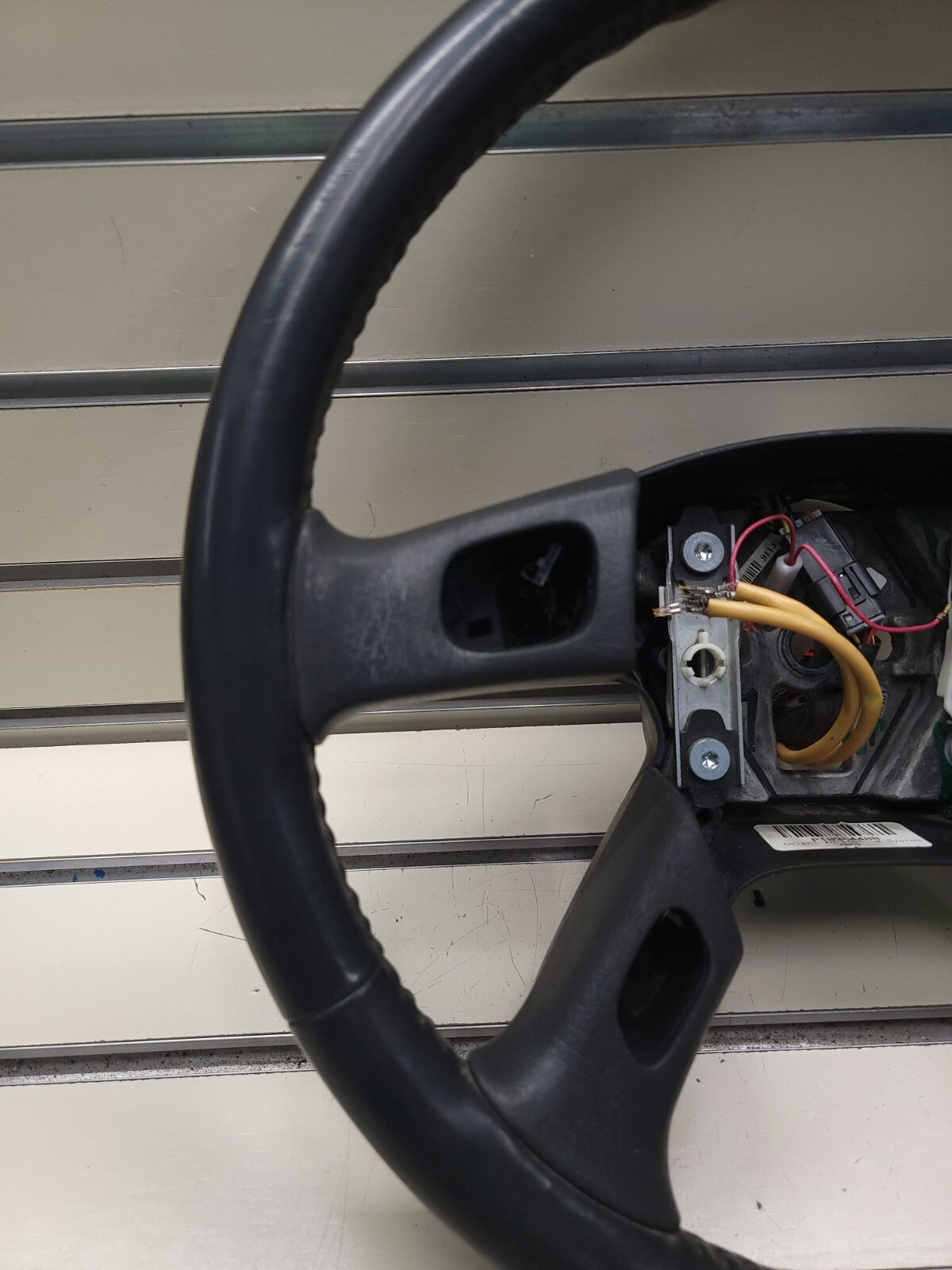 🔥03-06 SILVERADO SIERRA YUKON TAHOE SUBURBAN STEERING WHEEL LEATHER BLACK