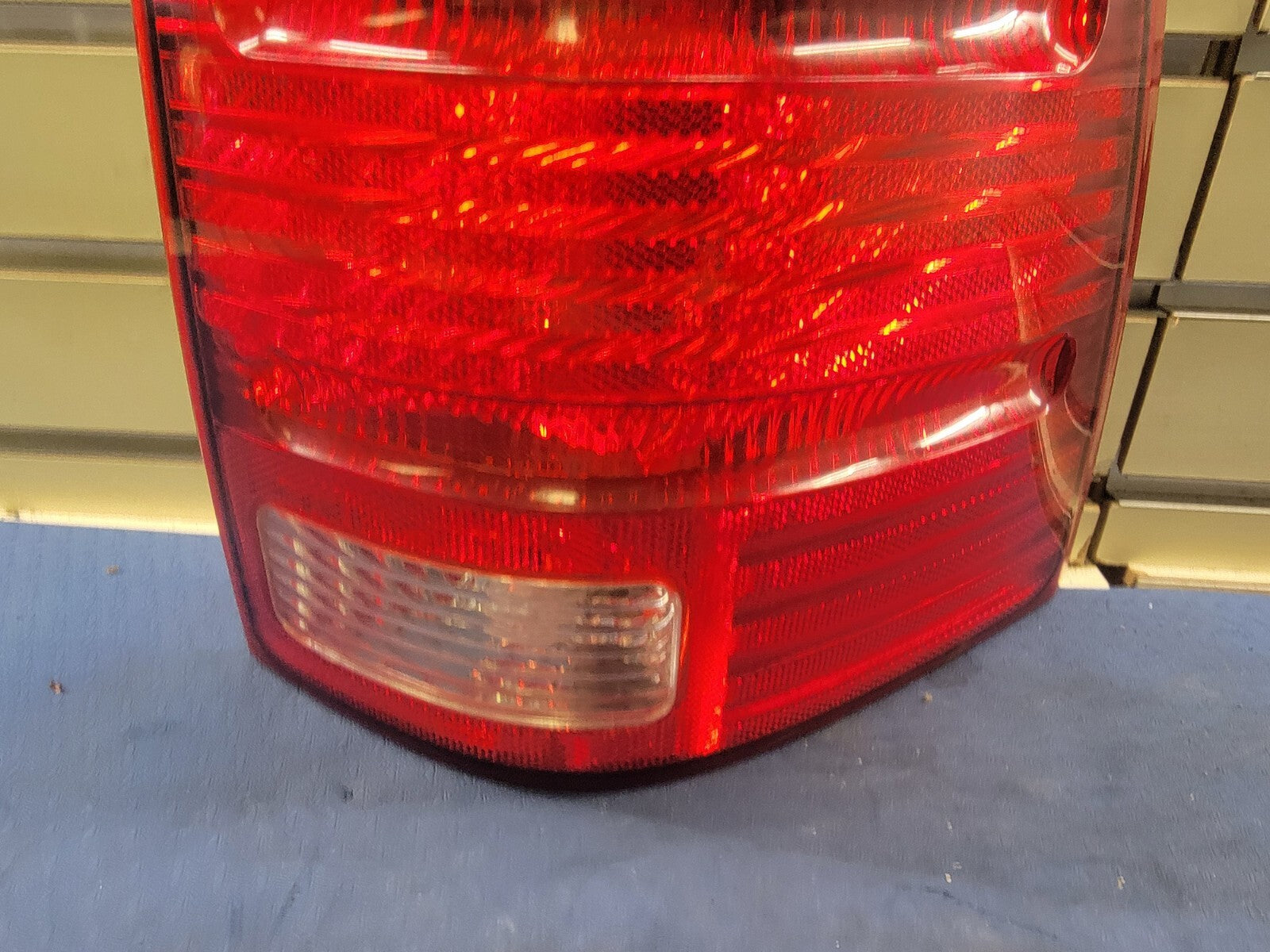 🔥2002-2005 Ford Explorer Right Passenger Side Tail Light Lamp Assembly Chrome
