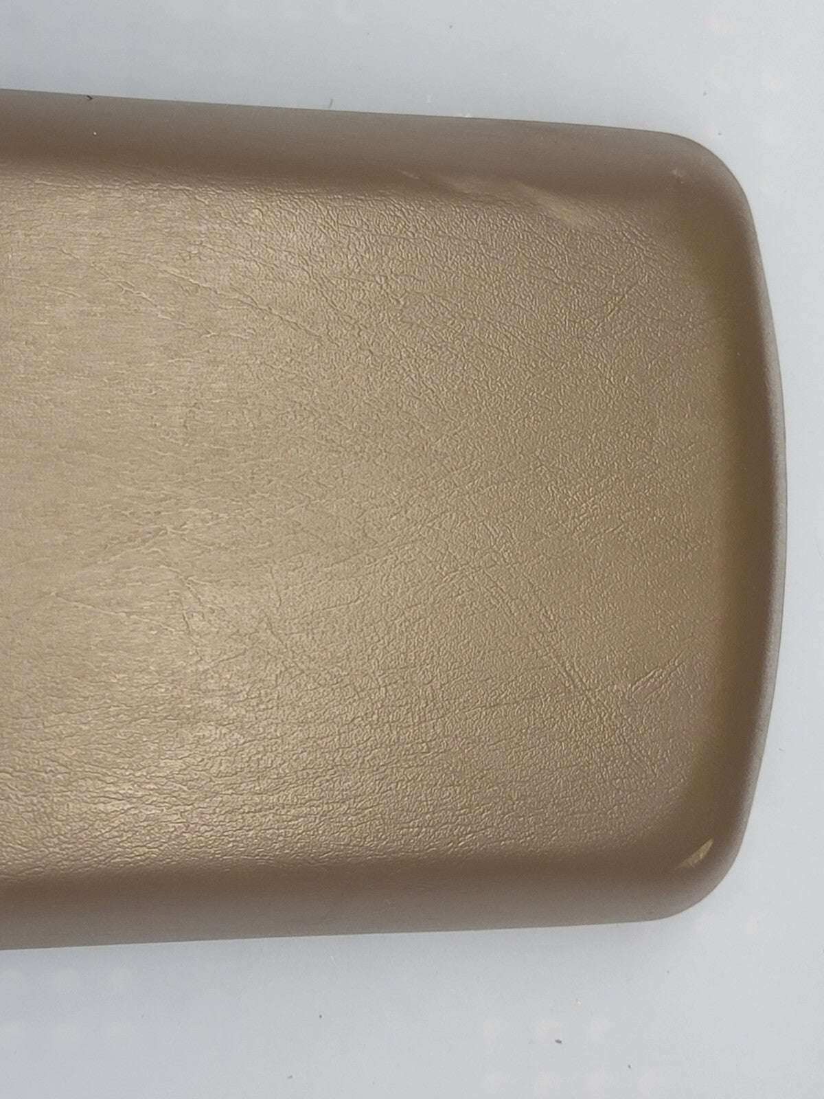 🔥04-07 Chevrolet Malibu Center Console Arm Rest Lid Door Cover OEM Pad TAN