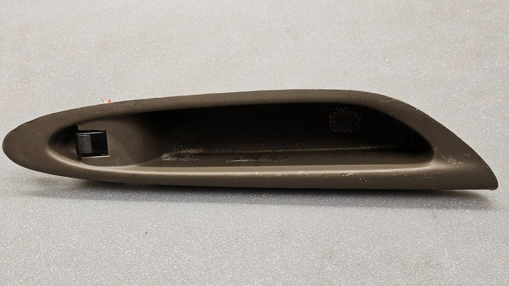 00-06 Mazda MPV Front Right Passenger Door Window Control Switch Bezel Trim Tan
