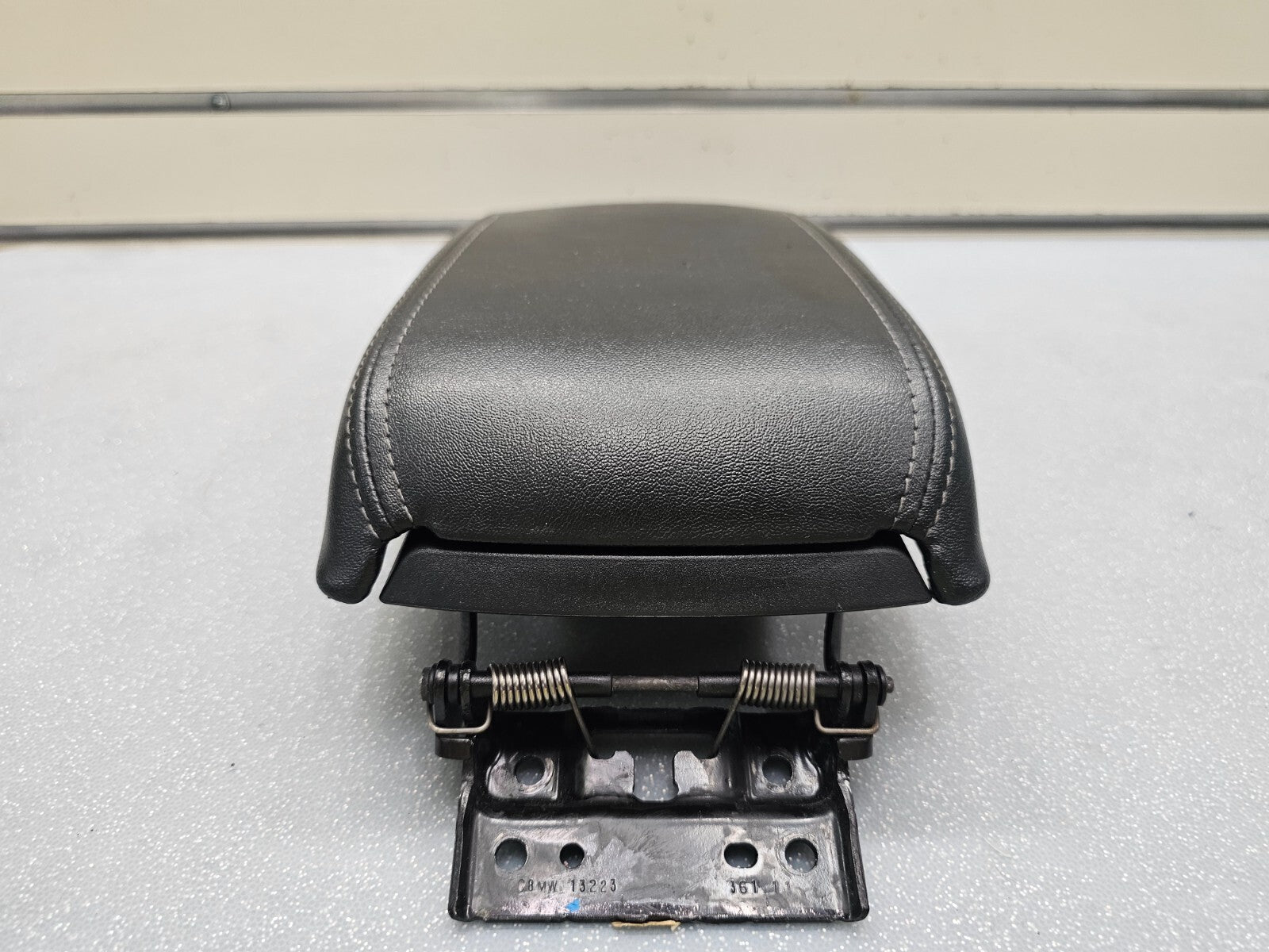 🔥09-13 Mazda 6 Center Console Leather Sliding Armrest Lid Assembly Black OEM