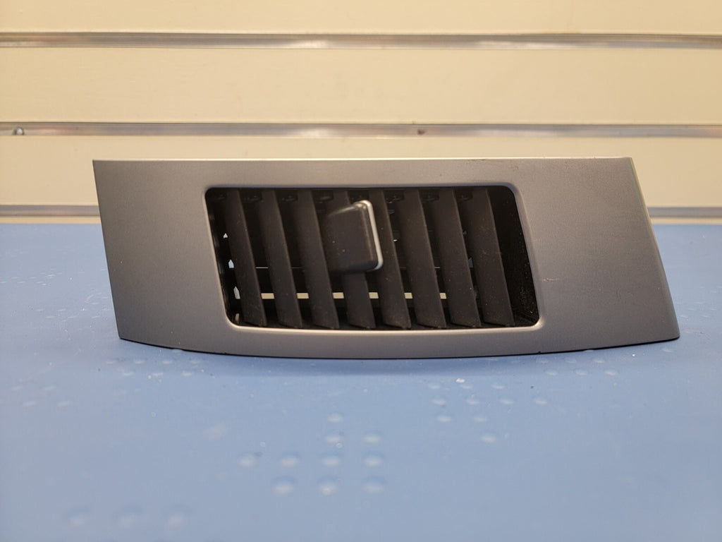 2007-2010 Mitsubishi Outlander Center Dash Right AC Air Vent Grille