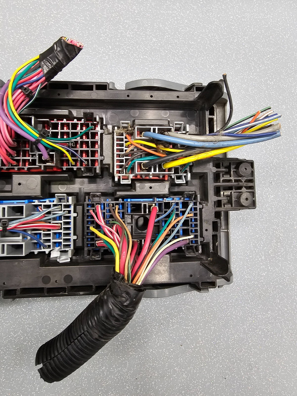 🔥10-13 Chevy Silverado GMC Sierra Fuse Box Relay Junction Power Module Unit OEM