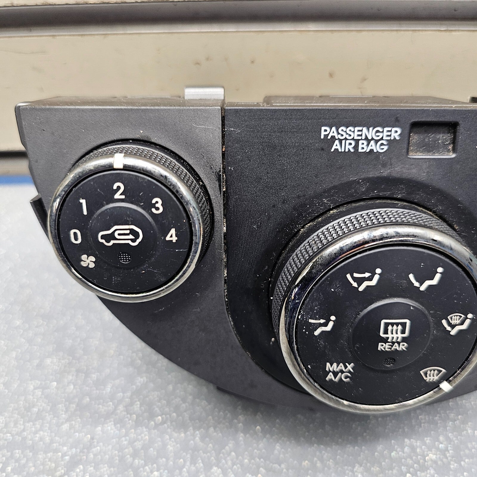 10-11 Kia Soul Front Dash AC Heater Temperature Climate Control Air Conditioner