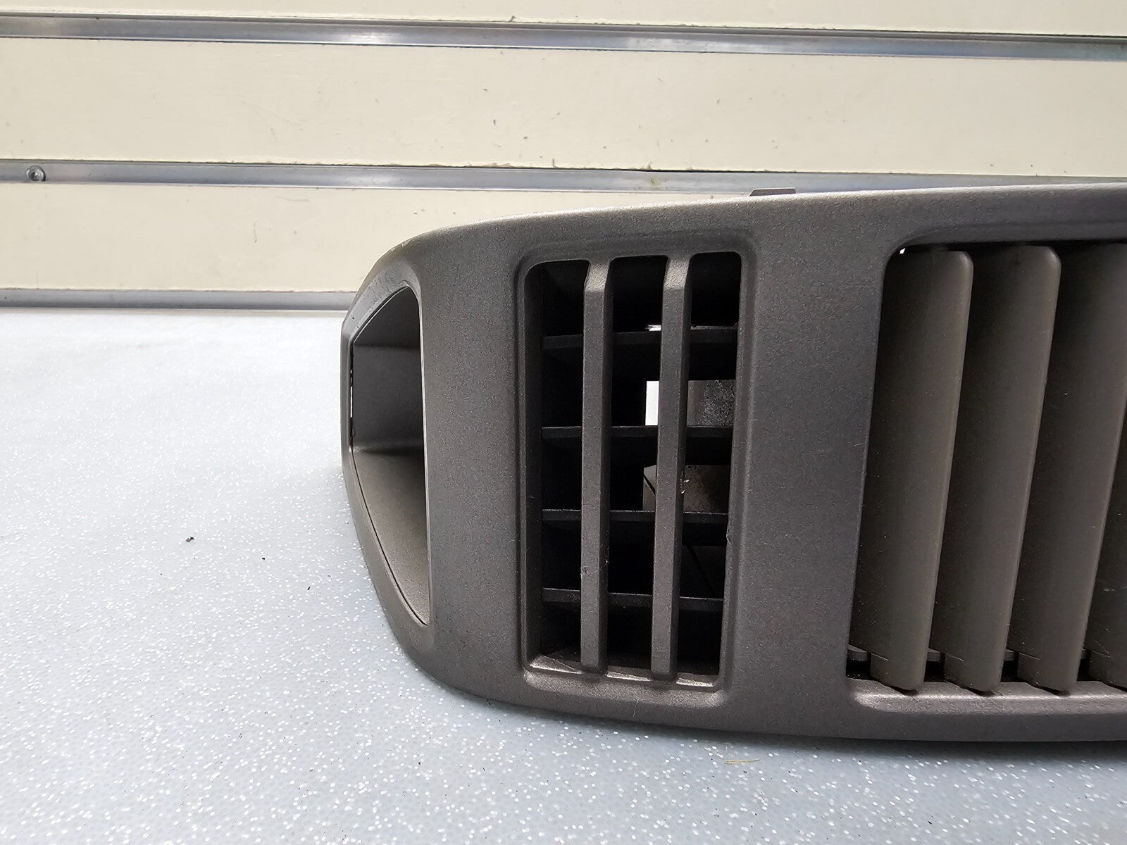 05-15 TITAN ARMADA QX56 DASH RIGHT PASSENGER AIR VENT HEATER FILTER CONDITIONER