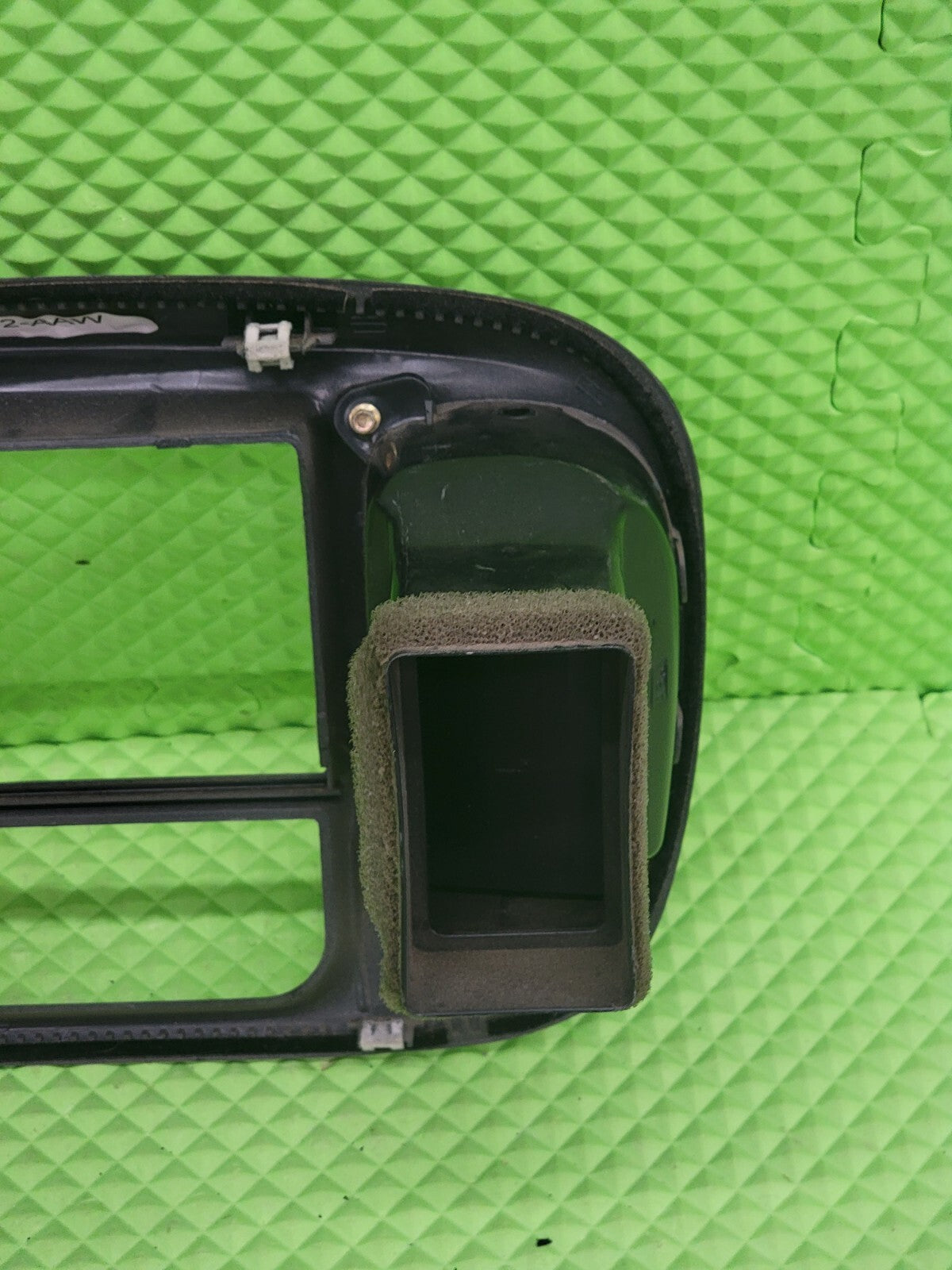 97-03 Ford F150 Center Dash Radio Climate BEZEL TRIM Panel🔴AIRBG Line Lt Tan B1
