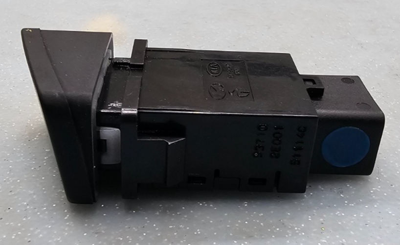 🔥05-06 Hyundai Tucson Rear Defrosted Defroster Heater Control Switch Button