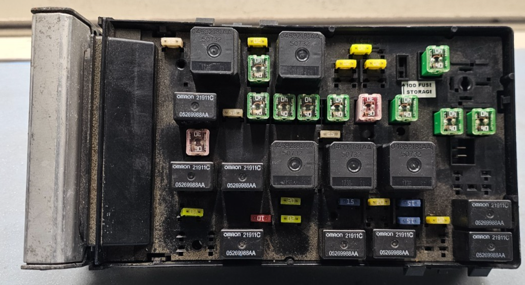 🔥06-07 DODGE GRAND CARAVAN TOWN COUNTRY TIPM FUSE BOX JUNCTION CONTROL MODULE