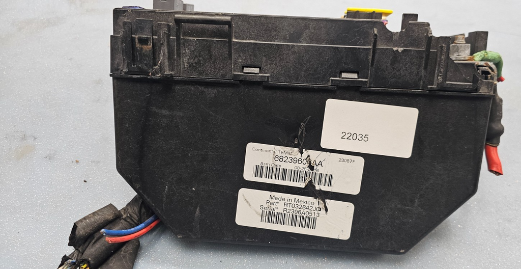 🔥08-09 Dodge Grand Caravan Journey Town Country Fuse box TIPM Power Module OEM