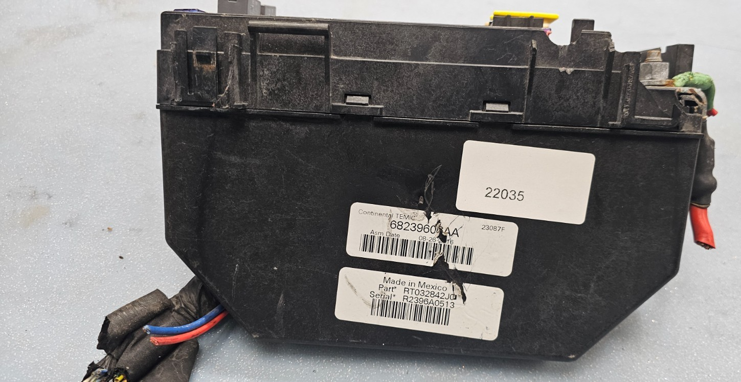 🔥08-09 Dodge Grand Caravan Journey Town Country Fuse box TIPM Power Module OEM