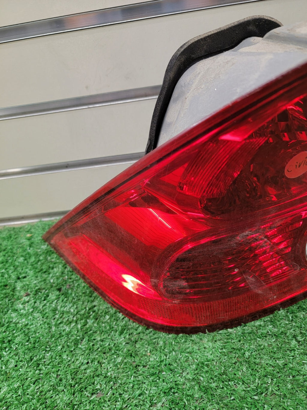 🔥2004-2005 HONDA CIVIC Tail Light Assembly Lamp Left Driver side Chrome OEM