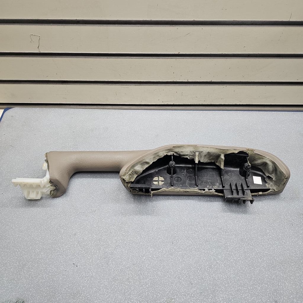 🔥2003-2006 Chevrolet GMC Silverado Tahoe Front Right Door Armrest Handle TAN H2
