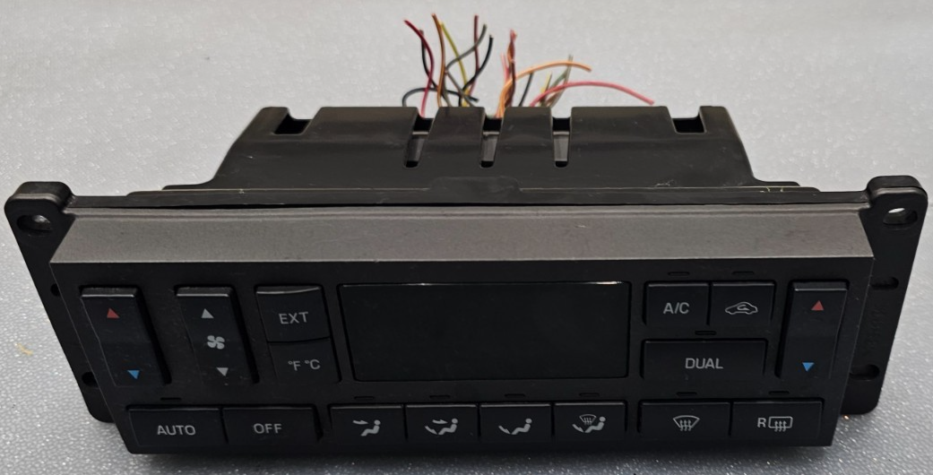 🔥05-06 Ford Expedition Dash A/C Heater Temperature Climate Control Digital