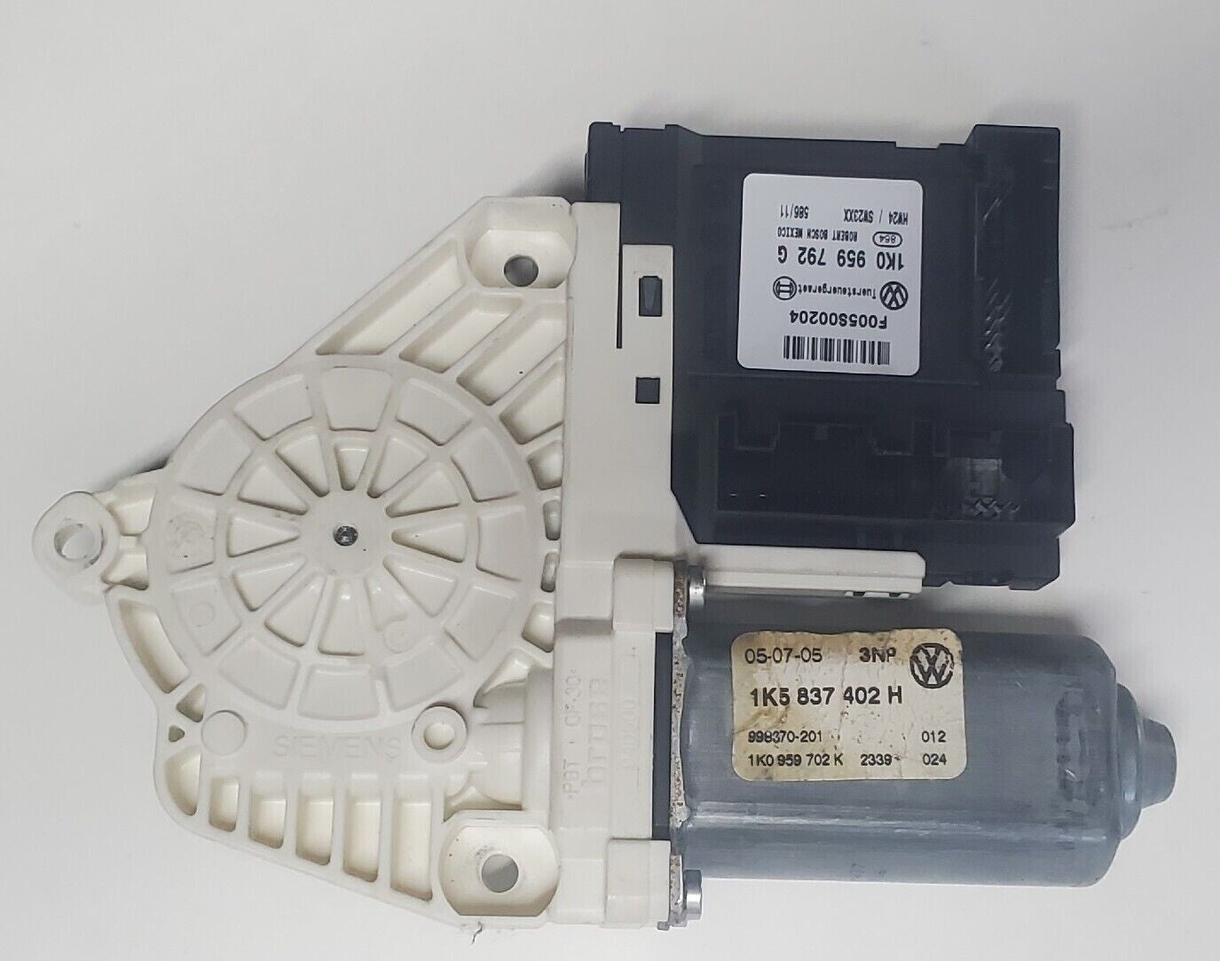 05-06 Volkswagen VW Jetta Passenger Front Door Power Window Regulator Motor OEM