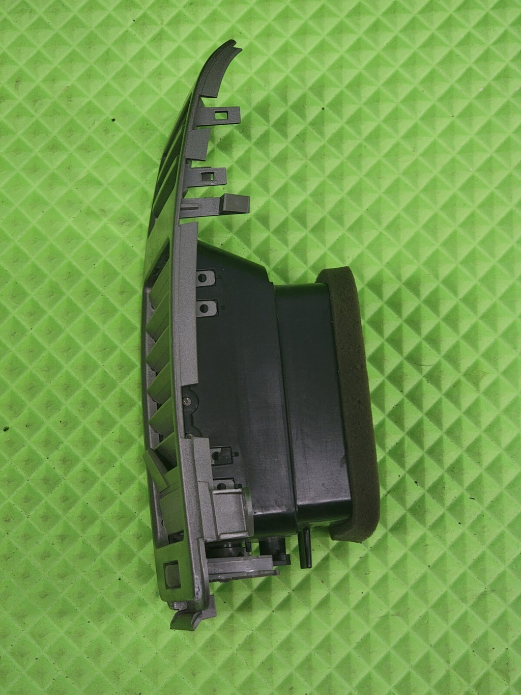 🔥04-07 NISSAN TITAN ARMADA QX56 OEM CHARCOAL RIGHT VENT BEZEL TRIM GRAY