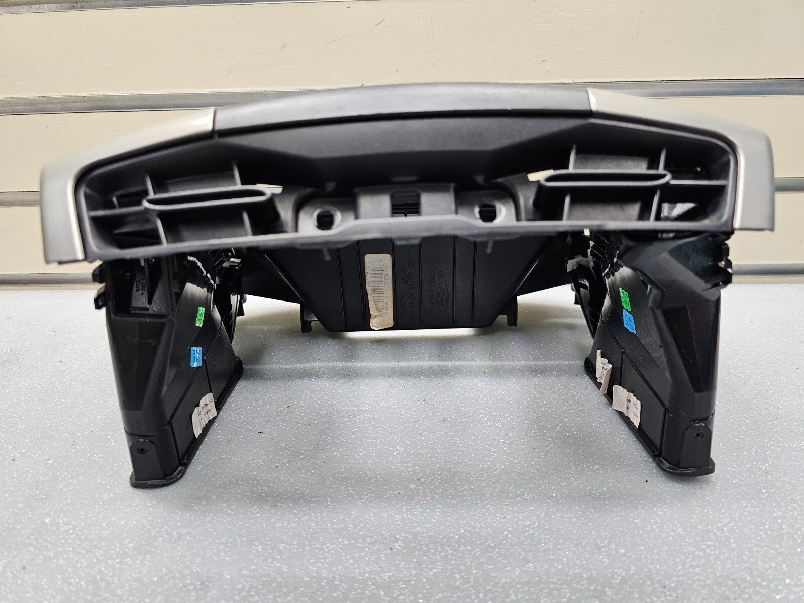 🔥12-14 FORD FOCUS CENTER DASH RADIO DISPLAY PANEL SUUROUND BEZEL TRIM SILVER