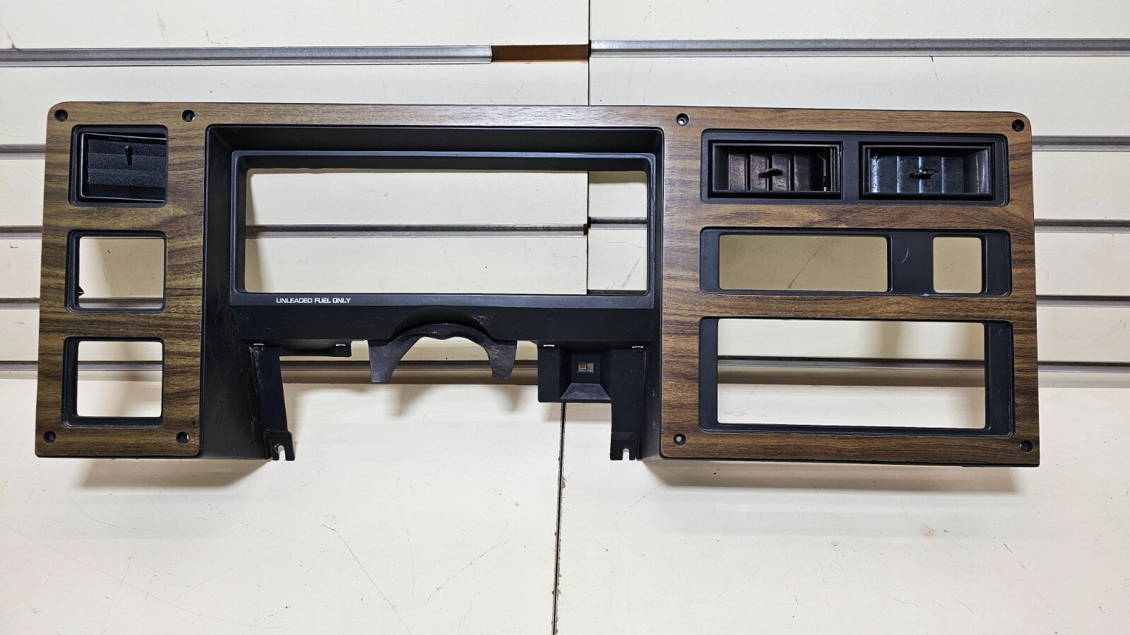 87-96 Dodge Dakota OEM INSTRUMENT CLUSTER DASH SPEEDOMETER TRIM BEZEL WOOD C29