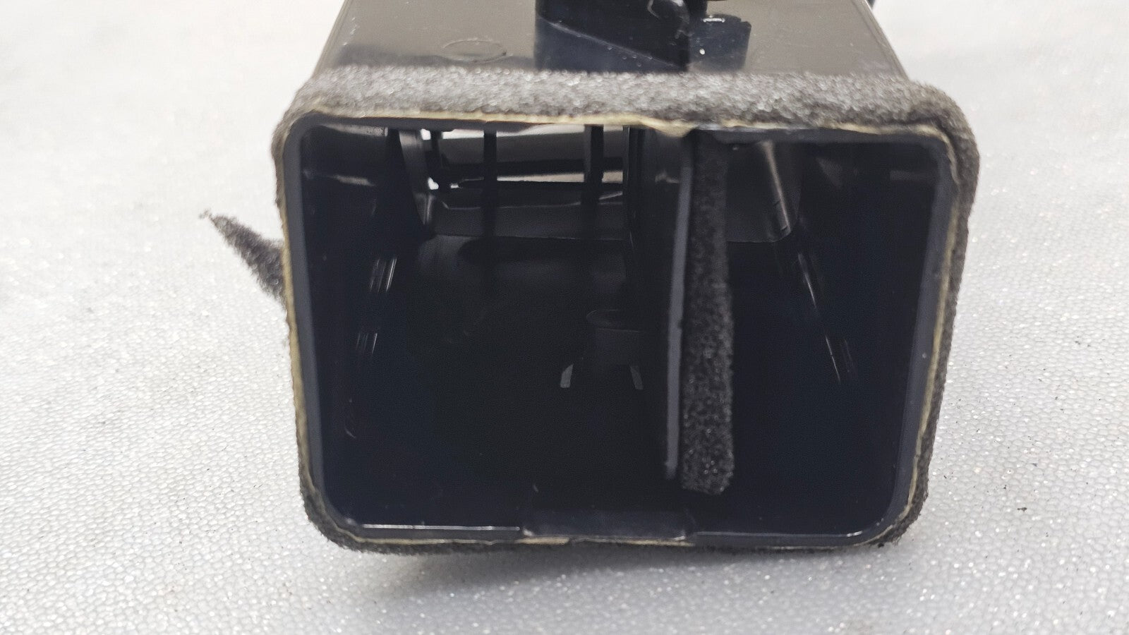 11-20 GRAND CARAVAN TOWN&COUNTRY DASH LEFT DRIVER AC AIR VENT HEATER PANEL BLACK