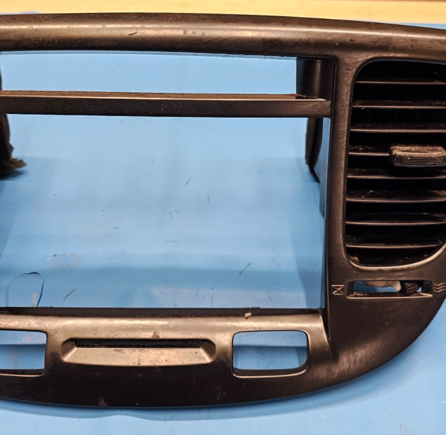 🔥06-11 Kia Rio Center Dash Trim AM FM Radio Stereo Display Bezel Climate Black