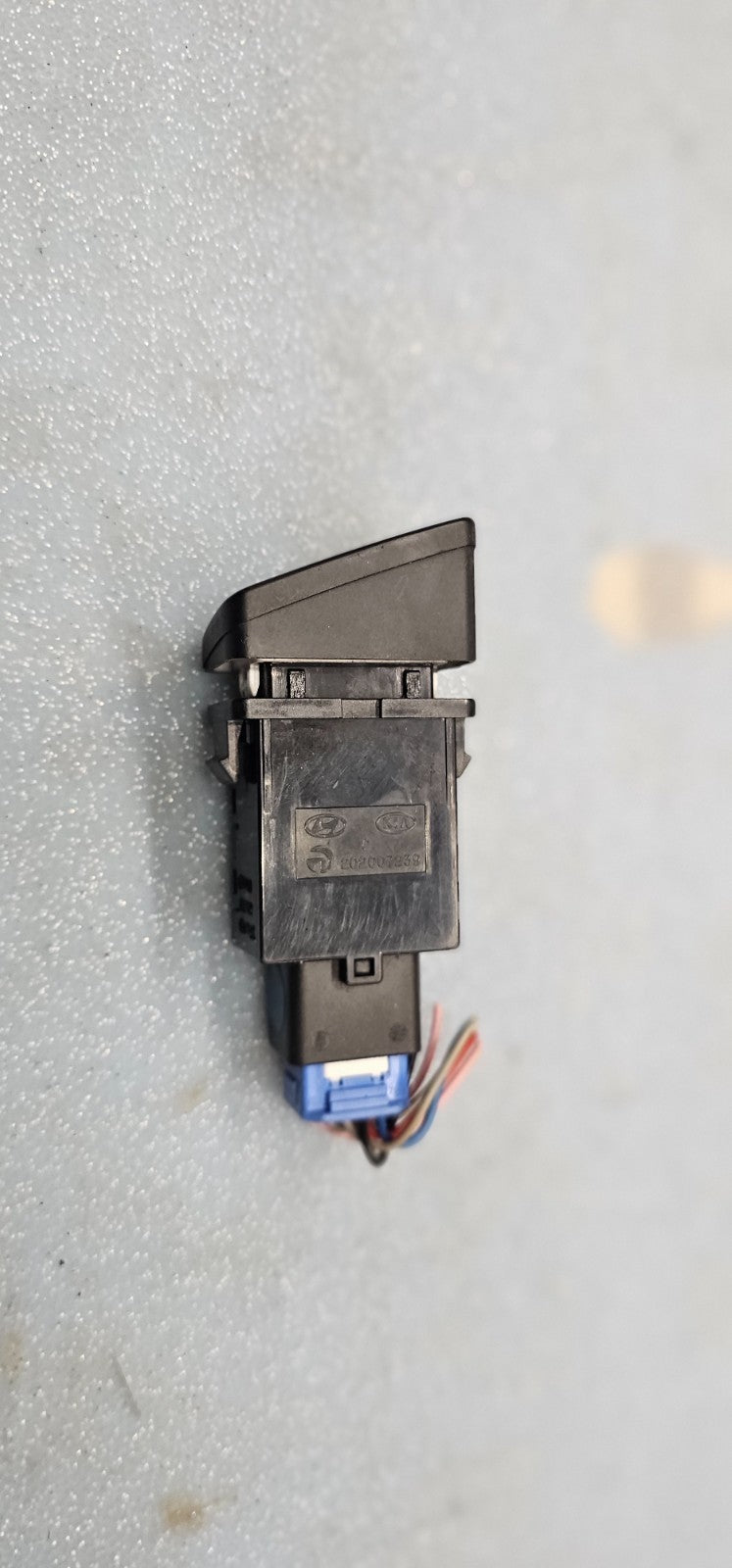 🔥05-06 Hyundai Tucson Rear Defrosted Defroster Heater Control Switch Button