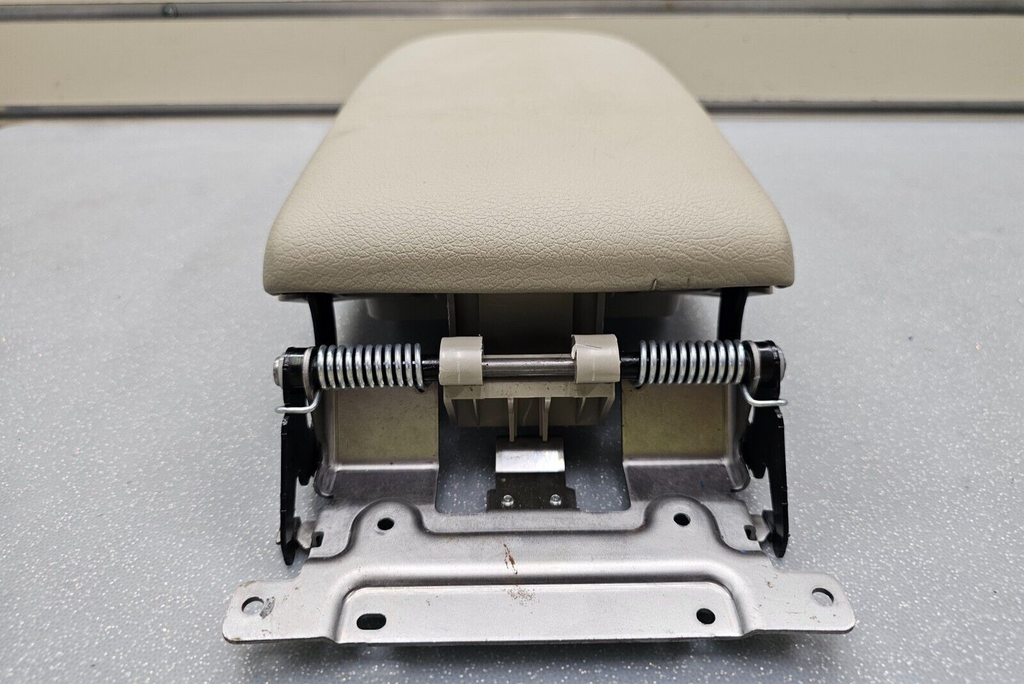 🔥10-14 LEGACY OUTBACK CENTER CONSOLE ARMREST LID COVER TOP PAD ASSEMBLY LT TAN