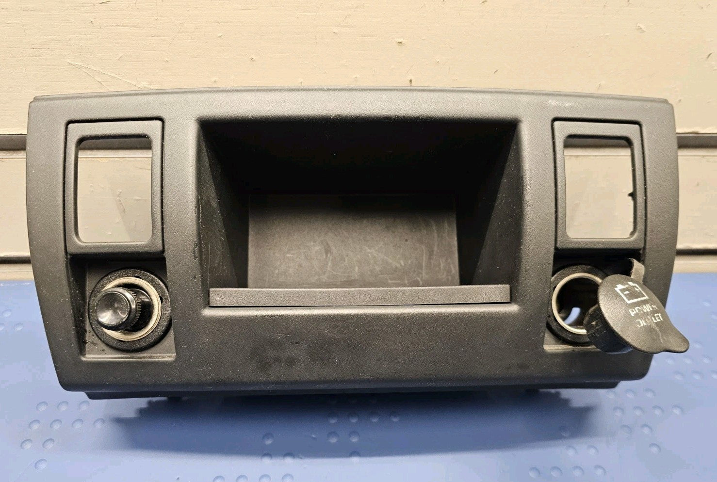 99-04 GRAND CHEROKEE Dash Bezel Lower ASHTRAY Coin Tray Heat seat switch BLACK