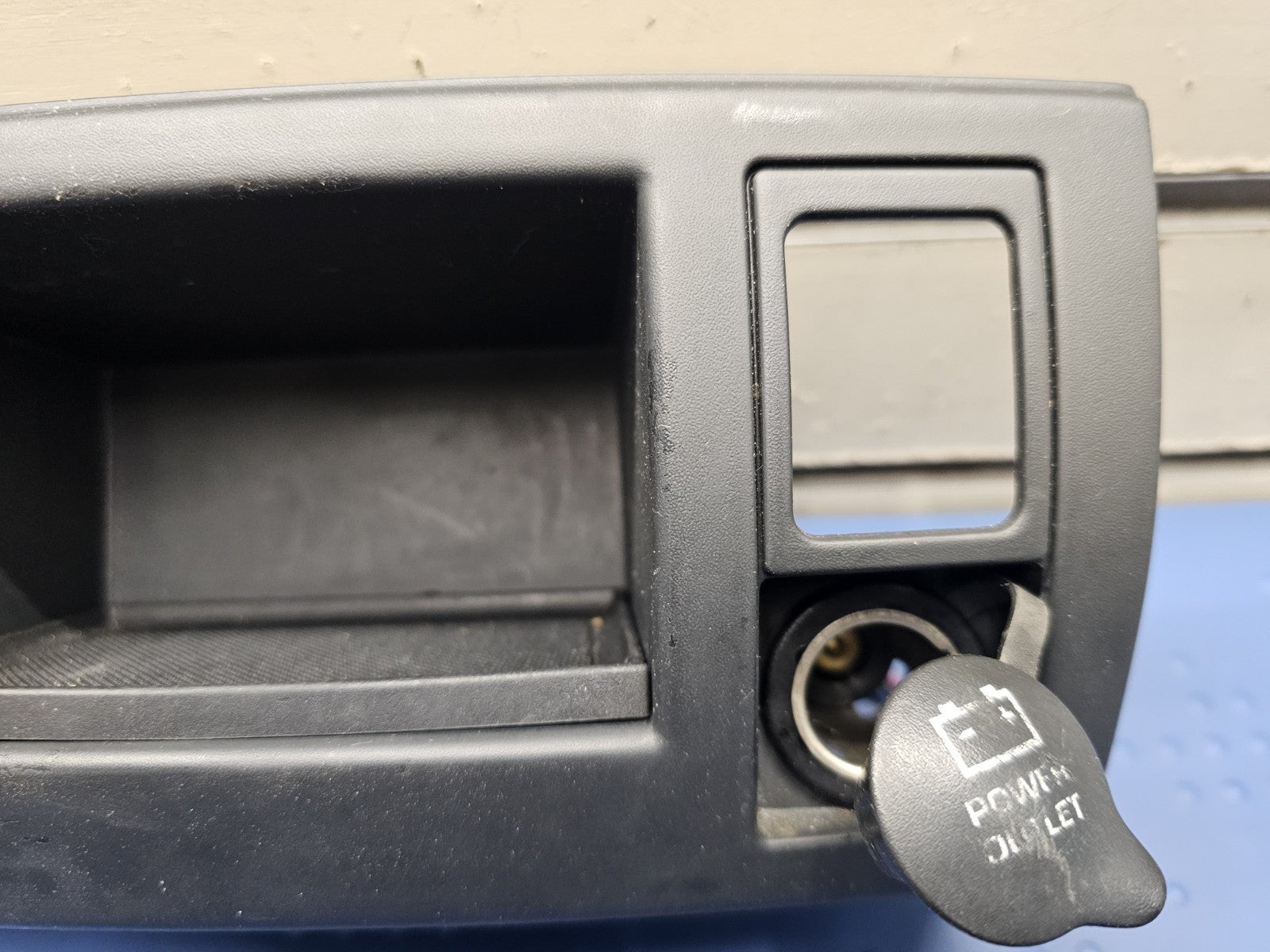 99-04 GRAND CHEROKEE Dash Bezel Lower ASHTRAY Coin Tray Heat seat switch BLACK