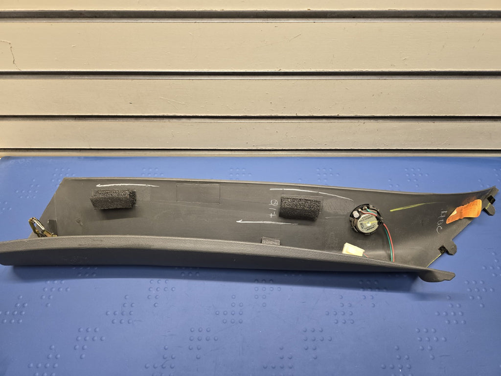 99-06 SILVERADO SIERRA Roof Molding A PILLAR Trim RIGHT Pass Speak DARK GRAY P3