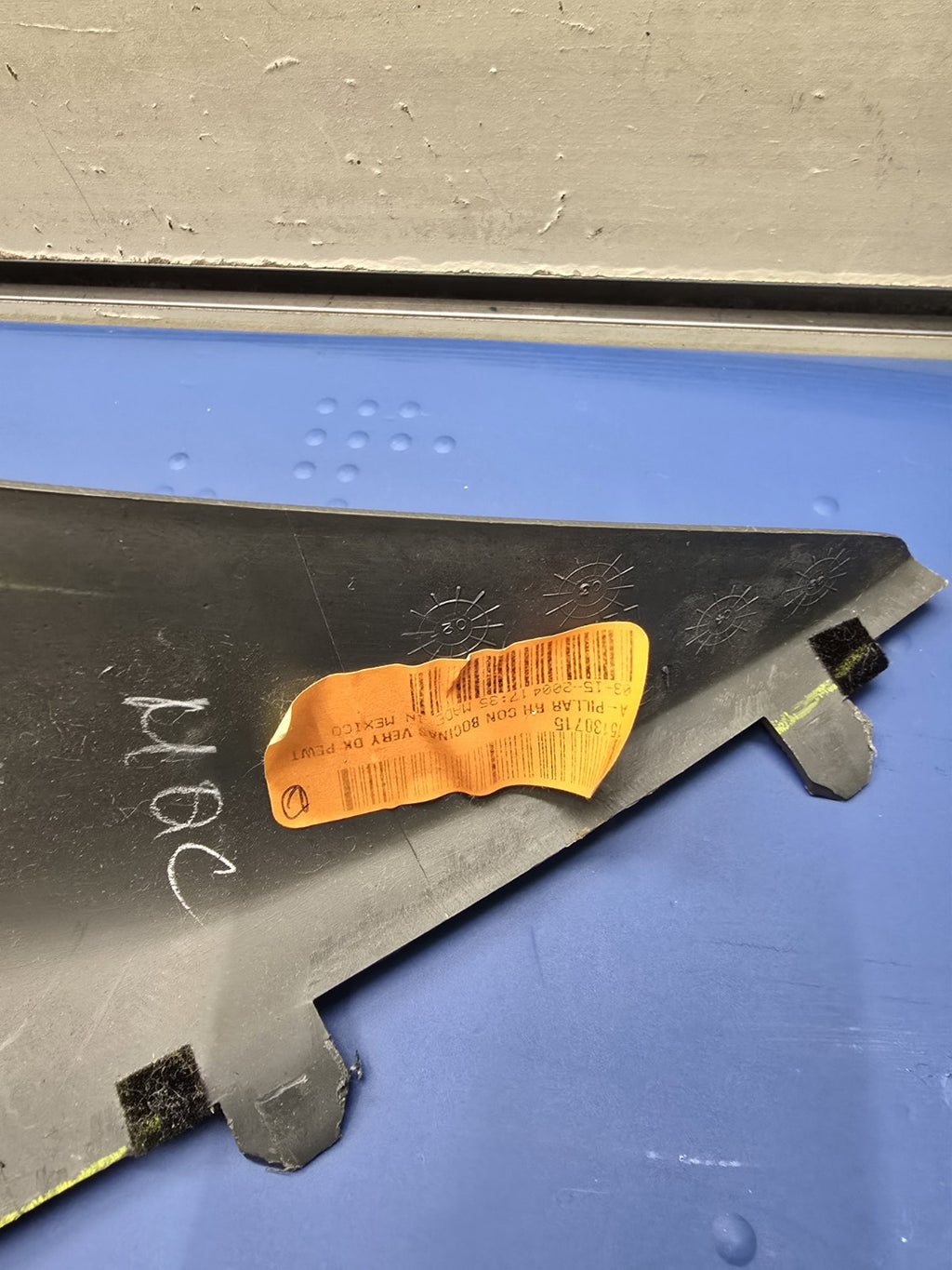 99-06 SILVERADO SIERRA Roof Molding A PILLAR Trim RIGHT Pass Speak DARK GRAY P3