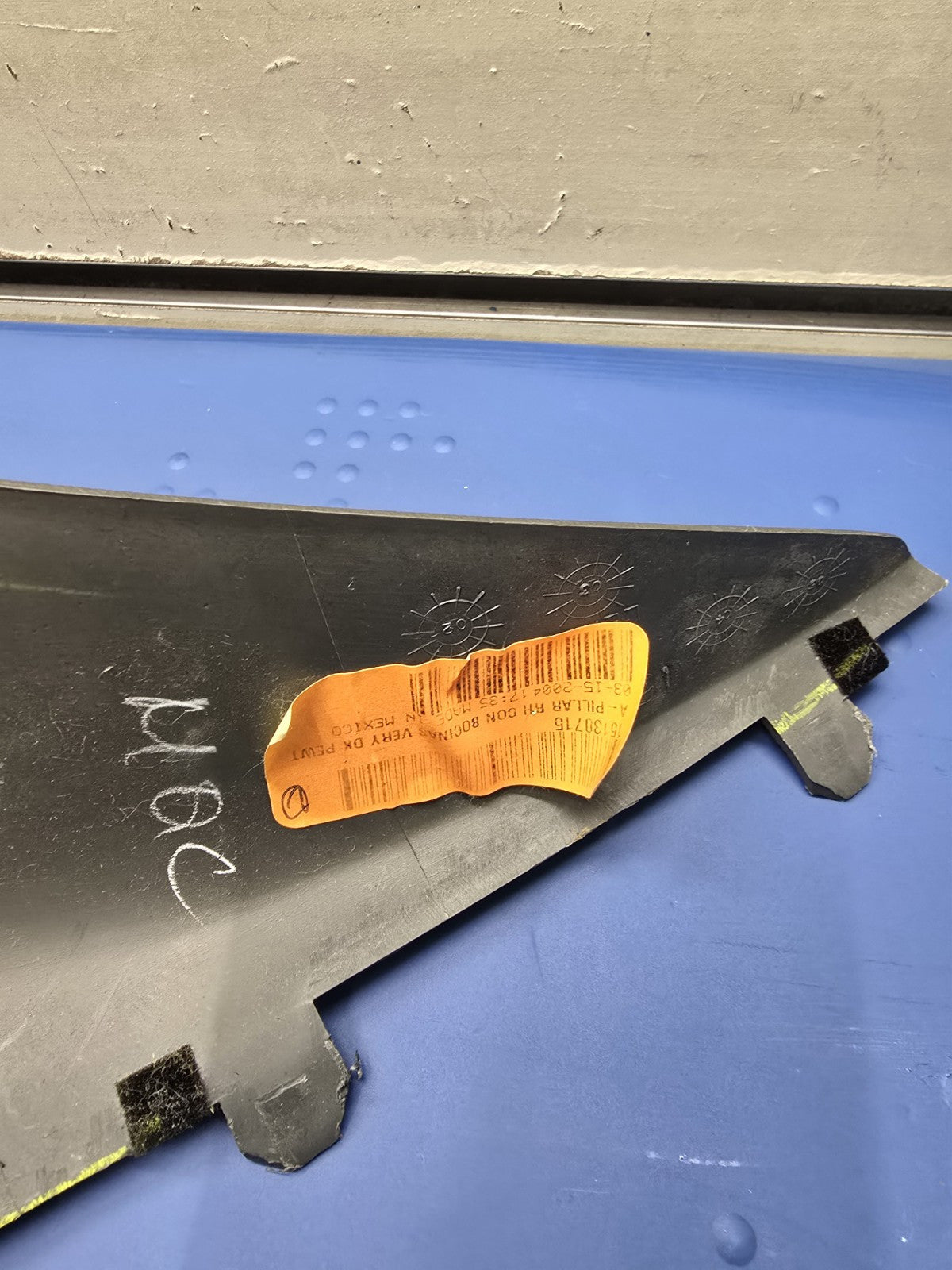 99-06 SILVERADO SIERRA Roof Molding A PILLAR Trim RIGHT Pass Speak DARK GRAY P3